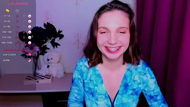 KindHazelHere_ webcam