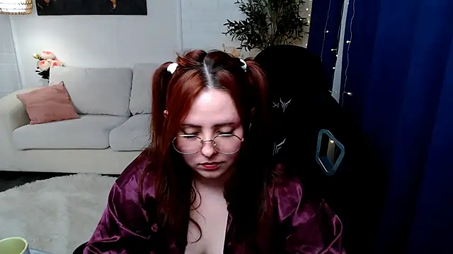 Hennessy_bunny webcam