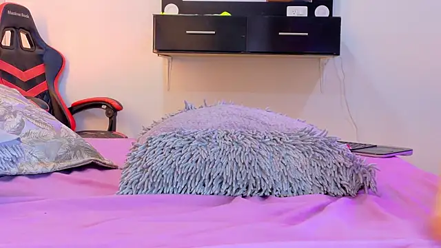 CamilaJohnston webcam