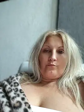 Divineblond webcam