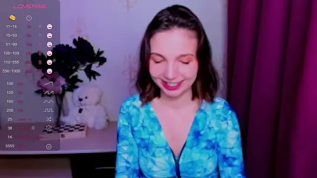 KindHazelHere_ webcam