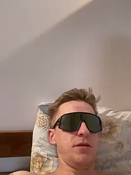 Grotesk_Couple webcam