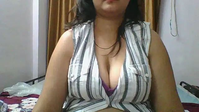 Riya_Stream01 webcam