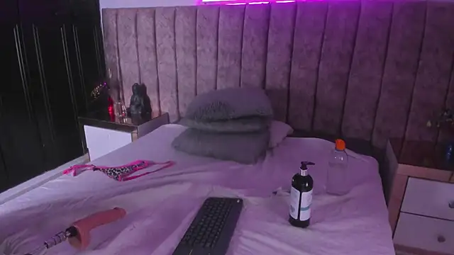 Dahlia_rossee webcam