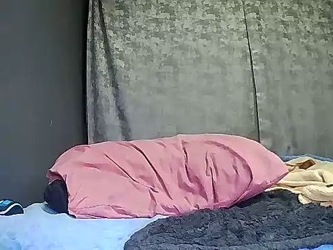 SubmissivePreggy webcam