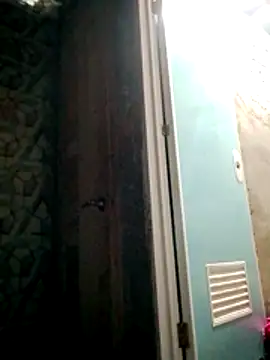 YourHotMenxie18 webcam