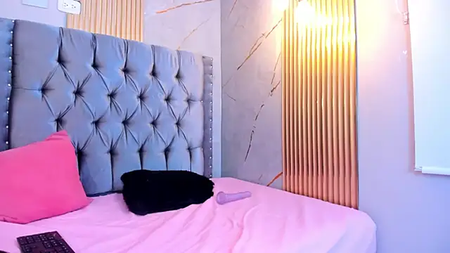 arianna_millers webcam