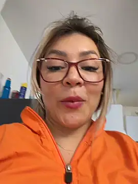 DIANITA_1988 - Live Cams