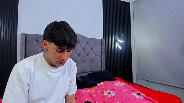 Kenji_n_Rousse webcam