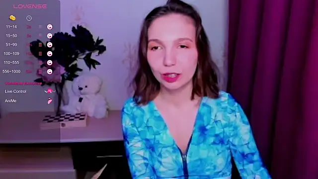 KindHazelHere_ webcam