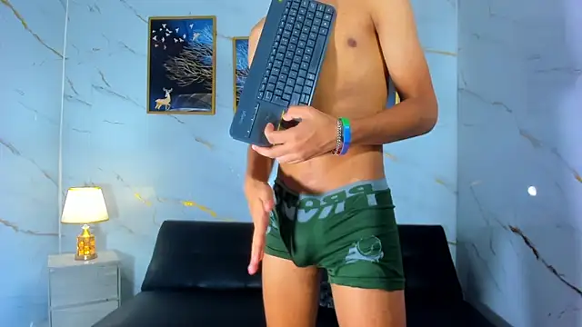Spicy_guys webcam