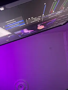 _MelinaCurves_ webcam