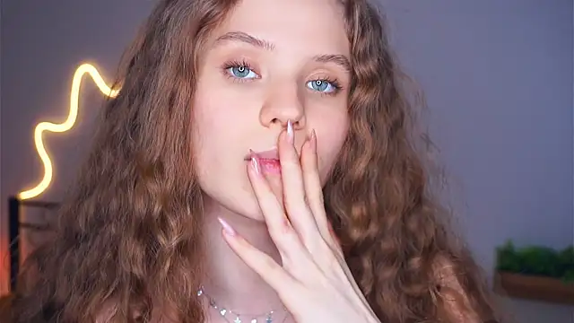 MyrleKnerr live sex cam