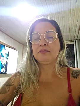 bellafortunegaucha (F milf) - colocar plug na rua