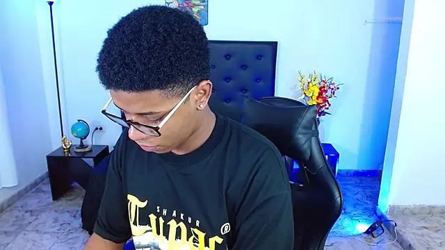 liiam3 (M twink) - naked and dick hard