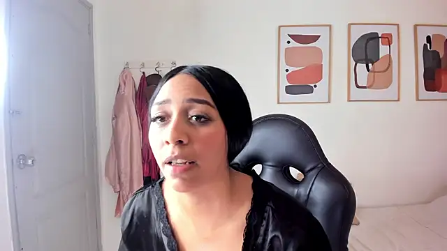 Esmeralda__18 webcam