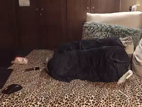 longblkclit36 - LONGBLKCLIT36's free webcam - UK Sex Cams