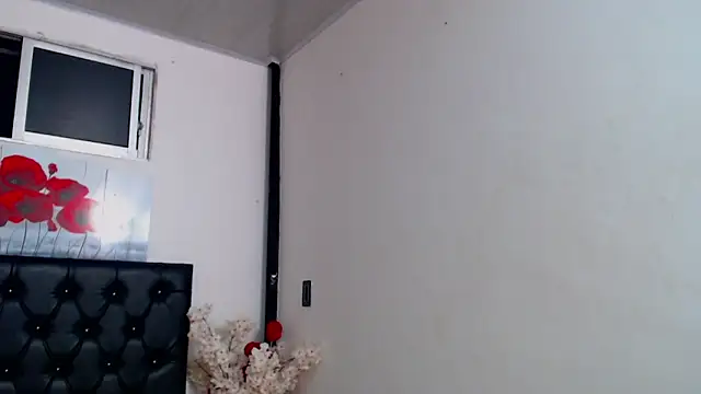 pinky_f00x - Pinky_f00x's free webcam - UK Sex Cams