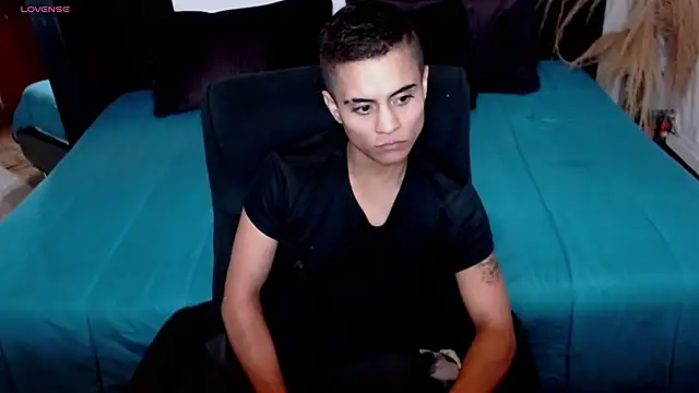 Liiamthompson webcam