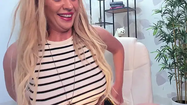 Smileyelyourgf webcam