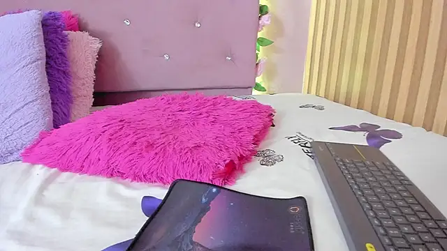 lovely__kiss__ webcam