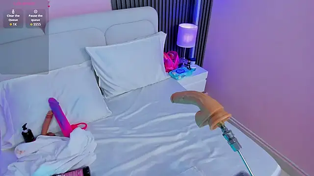 Clawdeen__wolf webcam