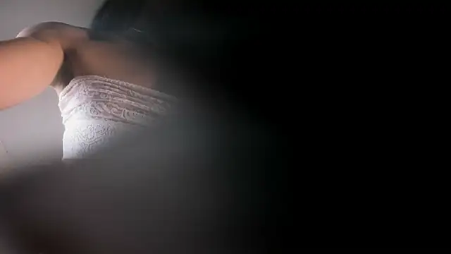 Modèle: REINA_ADAHARA