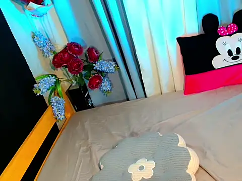 baby_kiraxx - Baby_kiraxx's free webcam - UK Sex Cams