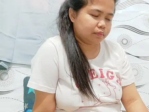 Sweetbigtits_69 webcam