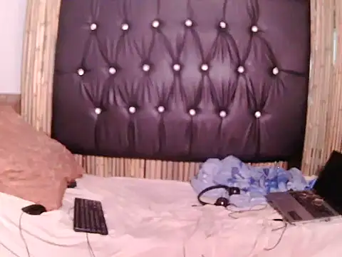 PrettyBoobs12 webcam