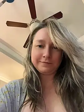 vivian_mayxxx - Vivian_MayXxX's free webcam