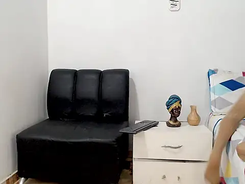 XDTsDollSexyM webcam