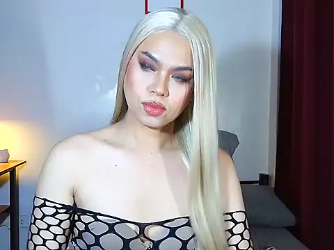 mistressluna1 (Ask my age) - cumshot