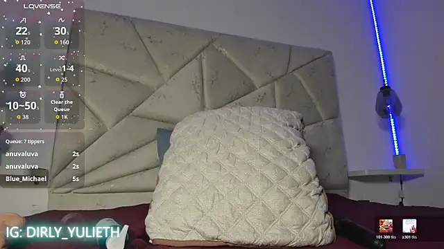 Alejandraa_Ruiz10 webcam