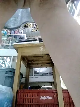 Webcam Model (MIA-LARIOS)  is live.Free join now!