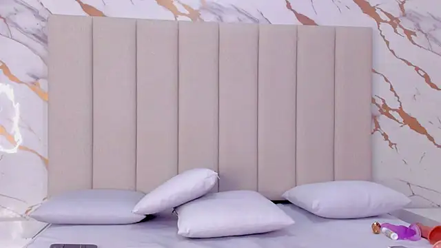 _bella_rossee_ webcam