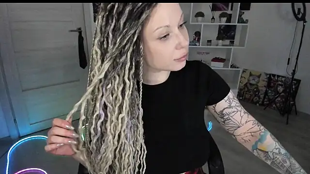 HoneySallyMoore live sex cam