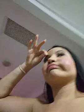 Pretty_Julieta webcam