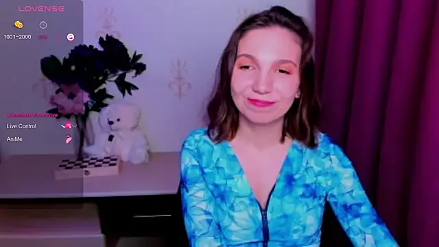 KindHazelHere_ webcam