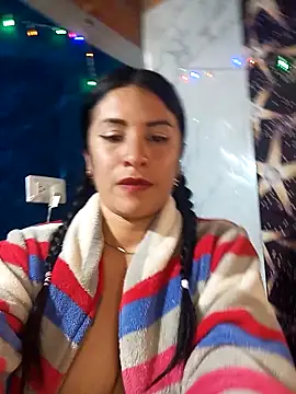 laurahotdirty webcam