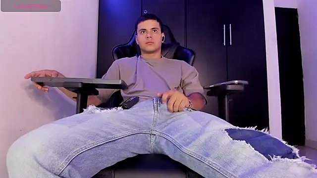 liam_mateo - Liam_Mateo's free webcam - UK Sex Cams