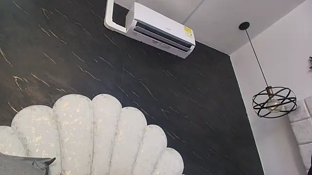 kissme_luna Stripchat cam model