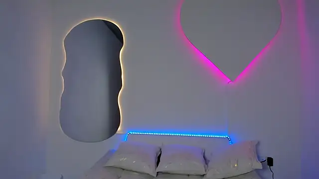 AdharaHamilton_ webcam