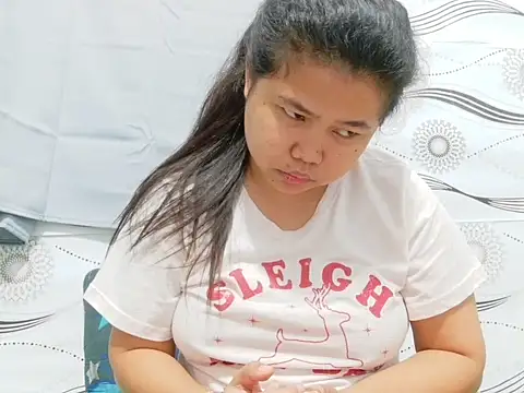 Sweetbigtits_69 webcam