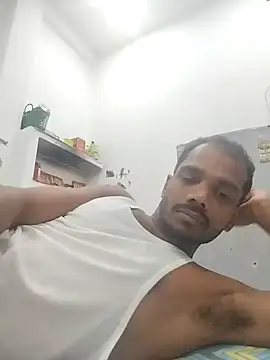 Daddyishere_19 webcam