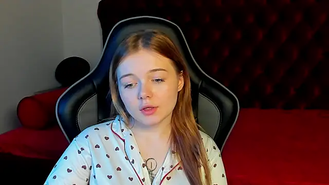 elinavale - ElinaVale's free webcam - UK Sex Cams