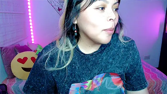 elliemoonx - EllieMoonX's free webcam - UK Sex Cams