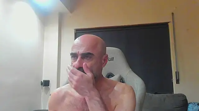 Bicopflirt's live cam