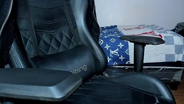 Tommy_Bred live sex cam