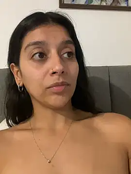 brittanydiaz (F young) - Fingers inside pussy squirt